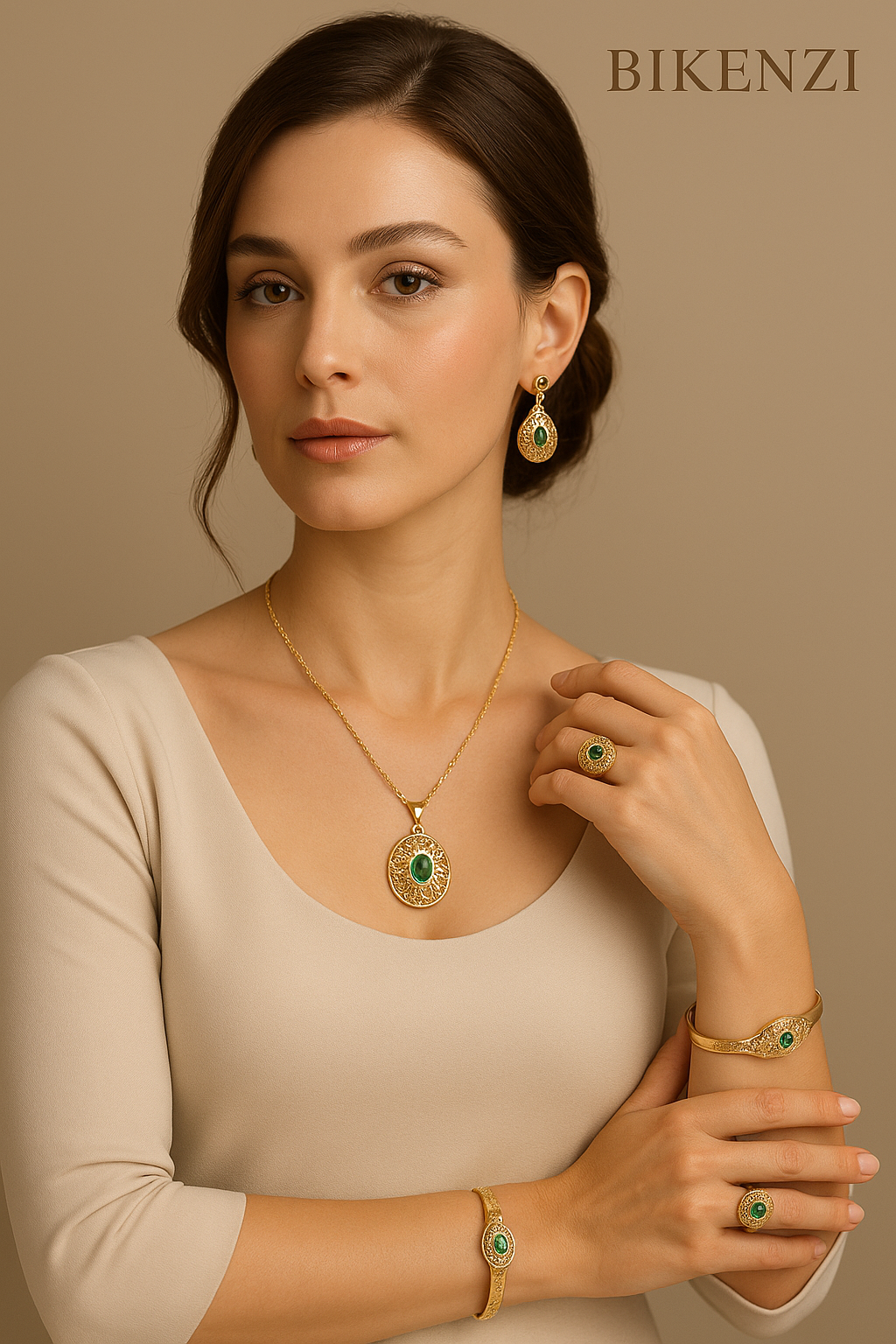 Parure BIKENZI Émeraude Orientale – Collier, Boucles, Bague & Bracelet